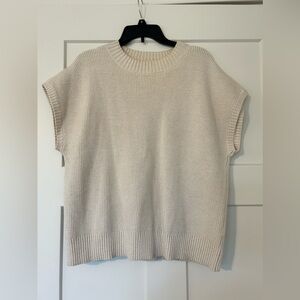 Short sleeve sweater